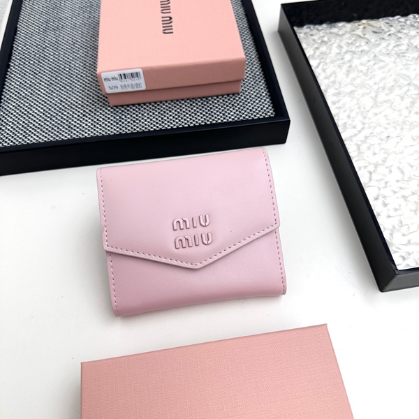 超激安ブランド財布偽物全体デザイン